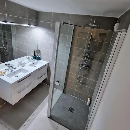 T3 Spacieux, Proche Du Et Du Grand Port Avec Garage Апартаменты Экс-ле-Бен