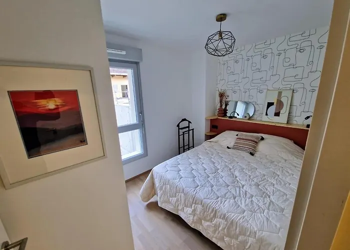 T3 Spacieux, Proche Du Et Du Grand Port Avec Garage