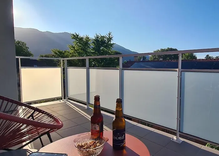 T3 Spacieux, Proche Du Et Du Grand Port Avec Garage エクスレバン