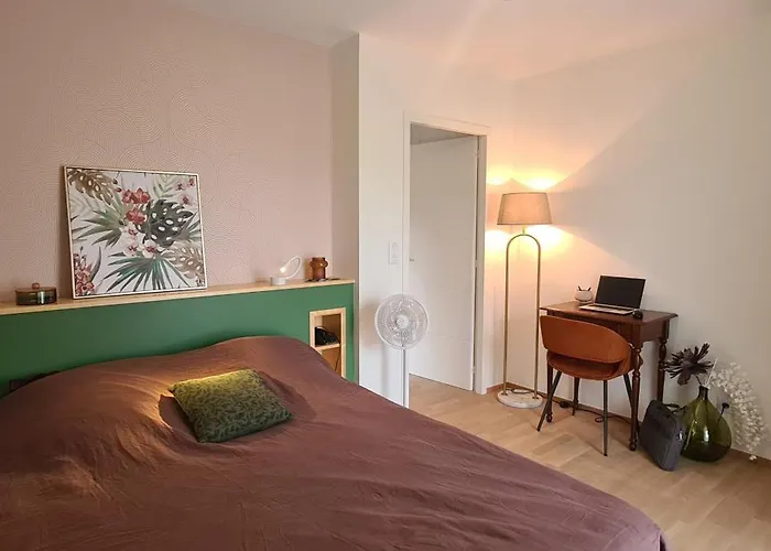 T3 Spacieux, Proche Du Et Du Grand Port Avec Garage エクスレバン